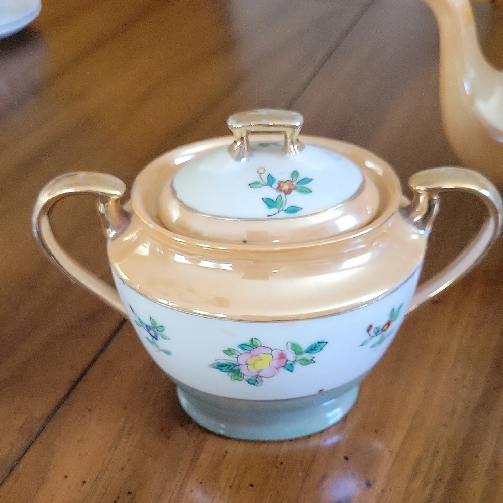 Takito & Co. of JAPAN VINTAGE HAND-PAINTED LUSTERWARE TEA SET